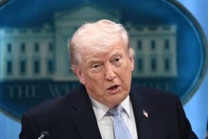 www.deixaeutefalar.com.br Trump critica Irã por restrições no Estreito de Ormuz e cobra cumprimento de acordo