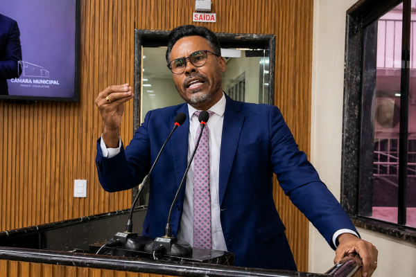 Vereador Devanildo Santana relata agressão durante pronunciamento na tribuna da Câmara Municipal