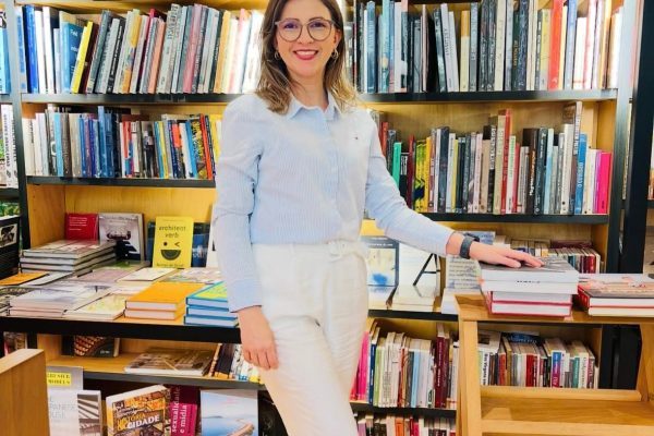 Gláucia Negreiros filia-se ao Podemos a convite do partido e movimenta os bastidores políticos