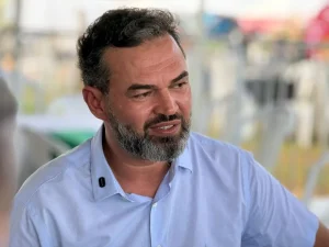www.deixaeutefalar.com.br Bruno Bolsonaro Scheid critica “oportunistas” após revelação de áudios envolvendo Flávio Bolsonaro e banqueiro do Master