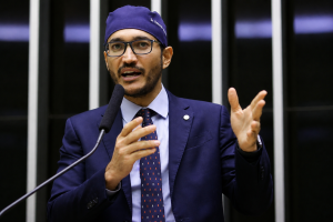 Deputado Fernando Máximo destaca projetos aprovados e homenageia nova comandante dos Bombeiros em Rondônia