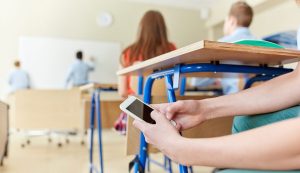 www.deixaeutefalar.com.br MPRO instaura procedimentos para fiscalizar proibição do uso de celulares nas escolas de Porto Velho