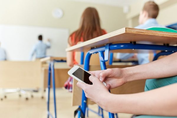 MPRO instaura procedimentos para fiscalizar proibição do uso de celulares nas escolas de Porto Velho MPRO instaura procedimentos para fiscalizar proibição do uso de celulares nas escolas de Porto Velho