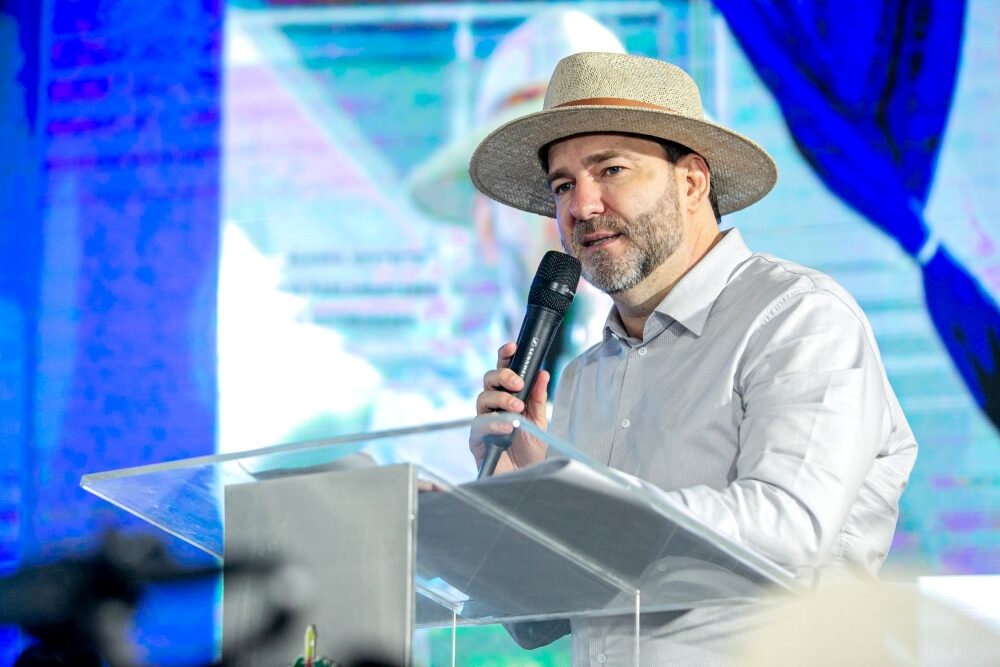 www.deixaeutefalar.com.br Redano convida população para Rondônia Rural Show e confirma presença da Assembleia na feira