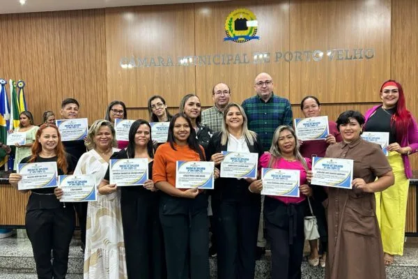 Gedeão Negreiros homenageia voluntários do 'Sabadão da Família Cidadã' com Moção de Aplausos na Câmara Gedeão Negreiros homenageia voluntários do 'Sabadão da Família Cidadã' com Moção de Aplausos na Câmara