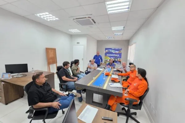 Crea-RO reúne entidades para discutir segurança na recarga de veículos elétricos e prevenir acidentes em Rondônia