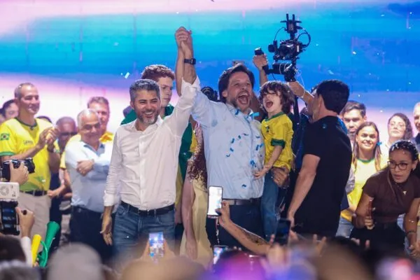 Marcos Rogério anuncia Rodrigo Camargo como pré-candidato a vice e recebe apoio oficial do prefeito de Porto Velho, Léo Moraes Marcos Rogério anuncia Rodrigo Camargo como pré-candidato a vice e recebe apoio oficial do prefeito de Porto Velho, Léo Moraes