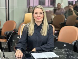 CAMAROTE PARA POLÍTICOS COM DINHEIRO PÚBLICO? Não mais! Sofia Andrade apresenta projeto contra privilégios em eventos municipais