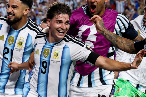 Argentina vence Suíça por 3 a 1 na prorrogação e enfrenta Inglaterra na semifinal