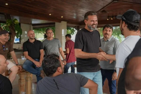 O produtor rural salva vidas e quase nunca recebe reconhecimento, diz Bruno Bolsonaro Scheid ao destacar doações ao Hospital de Amor O produtor rural salva vidas e quase nunca recebe reconhecimento, diz Bruno Bolsonaro Scheid ao destacar doações ao Hospital de Amor