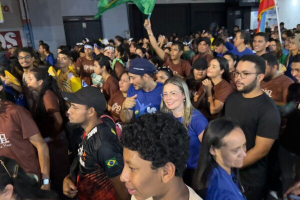 Marcha para Jesus reúne Sofia Andrade e fiéis em Porto Velho