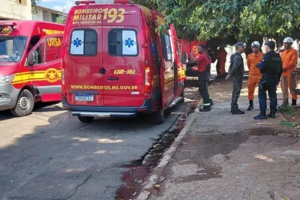 Homem em surto mantém irmã e cunhado reféns por 3 horas em MS Homem em surto mantém irmã e cunhado reféns por 3 horas em MS
