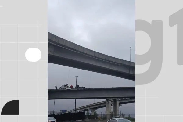 Vítimas de queda de caminhão em ponte de Porto Alegre são identificadas Vítimas de queda de caminhão em ponte de Porto Alegre são identificadas