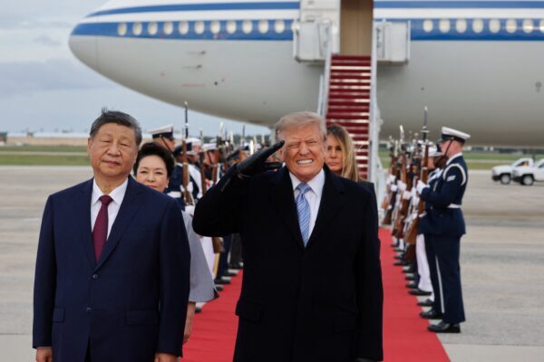 Trump diz que IA será tema central em reunião com Xi Jinping
