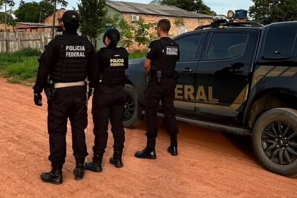 PF combate grupo ligado ao tráfico de drogas e à lavagem de dinheiro