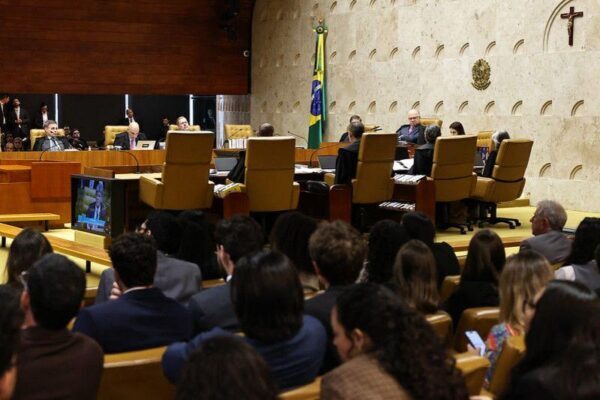 Professor vê crise do STF além do impeachment de ministros