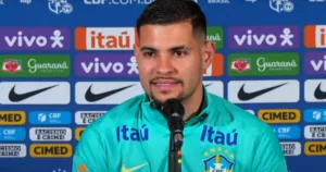 Bruno Guimarães defende pênalti perdido na Copa do Mundo Bruno Guimarães defende pênalti perdido na Copa do Mundo