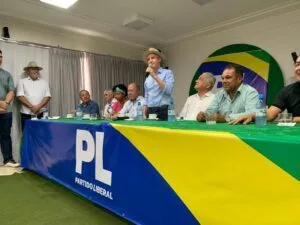Bagattoli e três senadores votam contra PEC do fim da escala 6x1 na CCJ