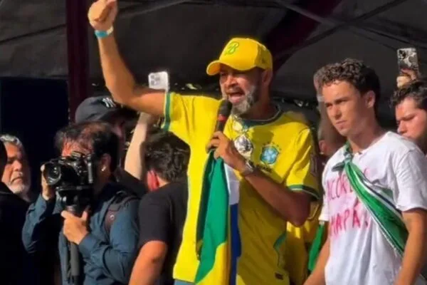 No Amapá, Bruno Bolsonaro Scheid discursa ao lado de Nikolas Ferreira e cobra impeachment de Moraes: “Nós queremos ele fora”