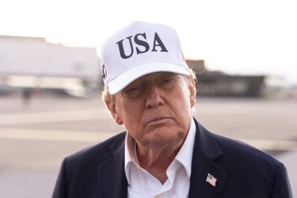 Trump defende fracionamento de vacinas infantis ligando-as ao autismo