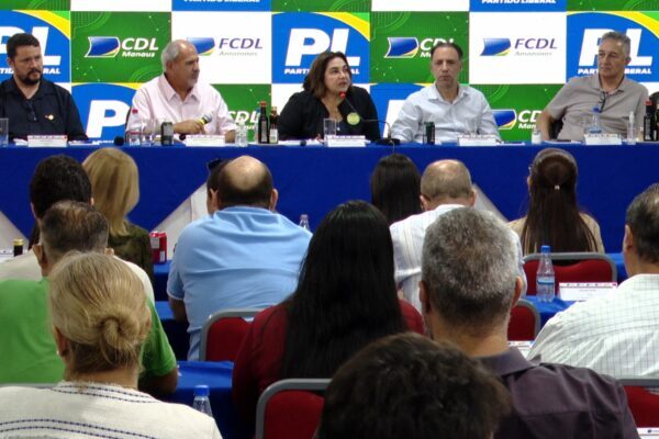 Maria do Carmo apresenta propostas ao comércio de Manaus