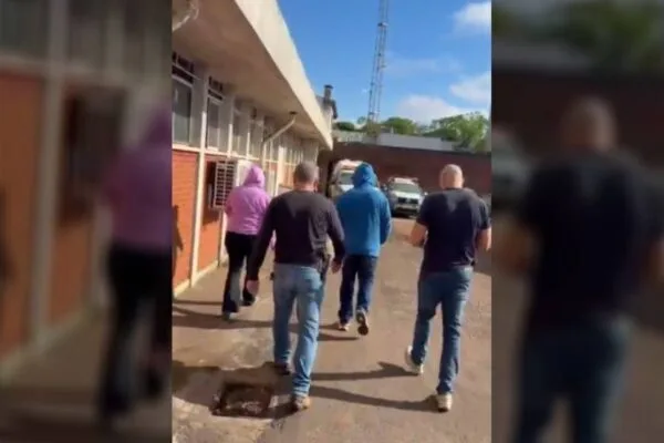 Casal é preso por aplicar golpes na venda de ar-condicionado em Maringá e… Casal é preso por aplicar golpes na venda de ar-condicionado em Maringá e…