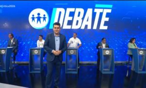www.deixaeutefalar.com.br Candidatos ao governo do AM debatem saúde e Zona Franca