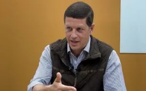 Ricardo Salles desiste do Senado, mas nome fica na urna Ricardo Salles desiste do Senado, mas nome fica na urna