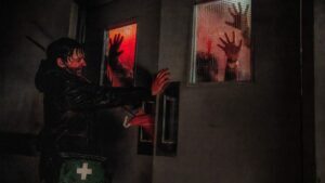 Novo ‘Resident Evil’ aposta em terror genuíno, mas peca pelo excesso de humor…