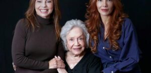Nathália Timberg, aos 97 anos, estreia peça inédita em SP