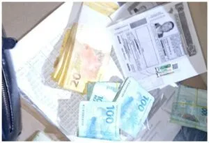 R$ 19 mil e lista com nomes são achados em escritório de Milton Leite R$ 19 mil e lista com nomes são achados em escritório de Milton Leite