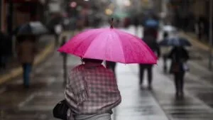 Frio avança no RS com mínimas de 2°C e chuva passageira Frio avança no RS com mínimas de 2°C e chuva passageira