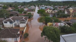 RS tem 4 mortos e 110 mil sem luz dois dias após temporais