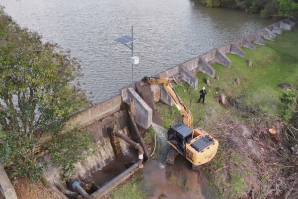 Barragem em São Marcos tem fissuras e 170 moradores fora de casa