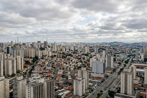 Guarulhos tem sol, chuva passageira e máxima de 22°C nesta sexta