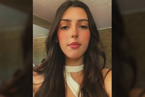 Jovem morta a facadas no Paraná havia enviado áudios a amigo relatando visitas…