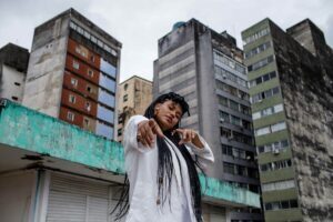 Luana Tavares lança primeiro álbum de estúdio com convidadas
