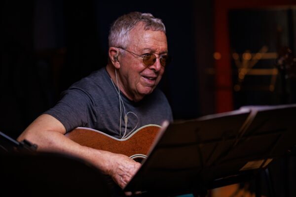 Luiz Carlos Sá lança álbum e livro ‘Eu, caçador de mim’ em outubro Luiz Carlos Sá lança álbum e livro ‘Eu, caçador de mim’ em outubro