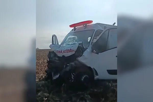 Paciente morre em acidente com ambulância na BR-060, em MS Paciente morre em acidente com ambulância na BR-060, em MS