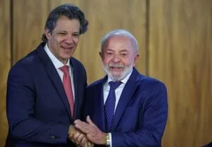 Lula impulsiona mais Haddad do que o contrário, diz especialista