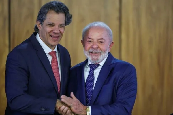 Lula impulsiona mais Haddad do que o contrário, diz especialista Lula impulsiona mais Haddad do que o contrário, diz especialista