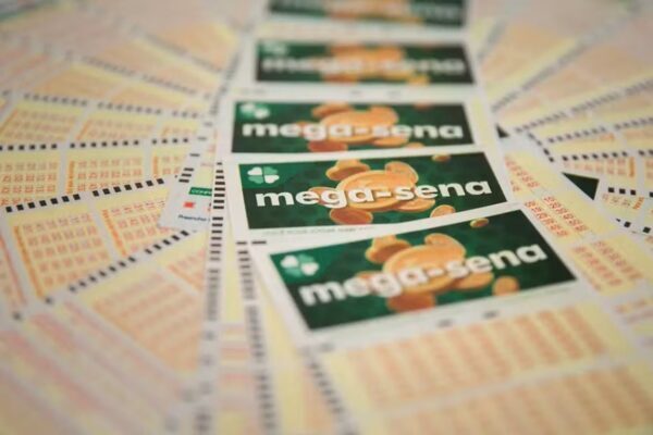 Dois bolões do Paraná acertam quina da Mega-Sena e ganham R$ 126 mil