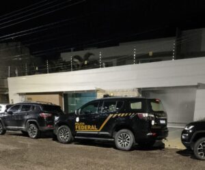 PF apreende R$ 87 mil e acha celular no esgoto em operação no Pará