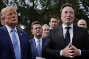 Musk volta ao governo dos EUA para liderar estudo sobre futuro da guerra Musk volta ao governo dos EUA para liderar estudo sobre futuro da guerra