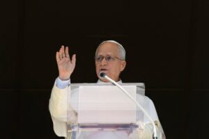 Vaticano diz que Leão 14 se recupera bem após cirurgia no pulmão