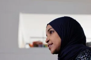 EUA fazem operação na casa de deputada Ilhan Omar