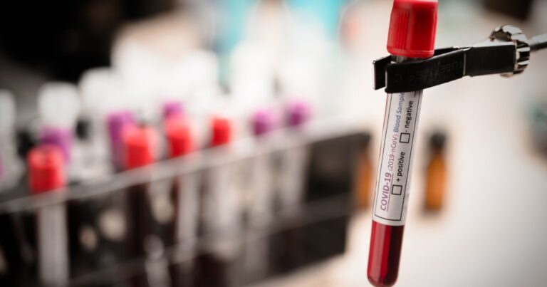 Teste que detecta 50 tipos de câncer chega ao Brasil