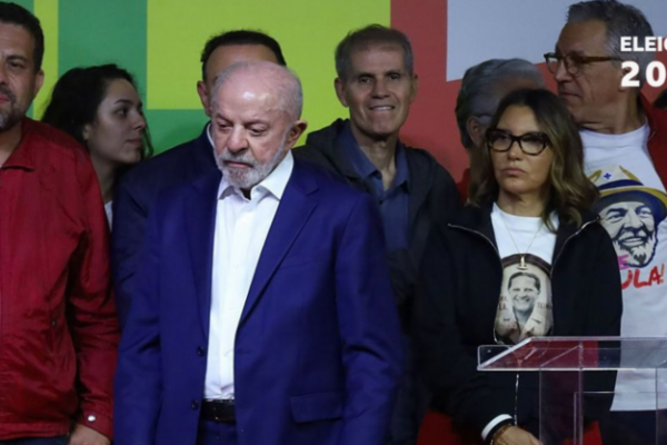 Lula enfrenta desafios históricos para virar resultado no 2º turno Lula enfrenta desafios históricos para virar resultado no 2º turno