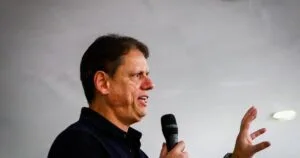 Tarcísio acredita que Republicanos apoiará Flávio no 2º turno