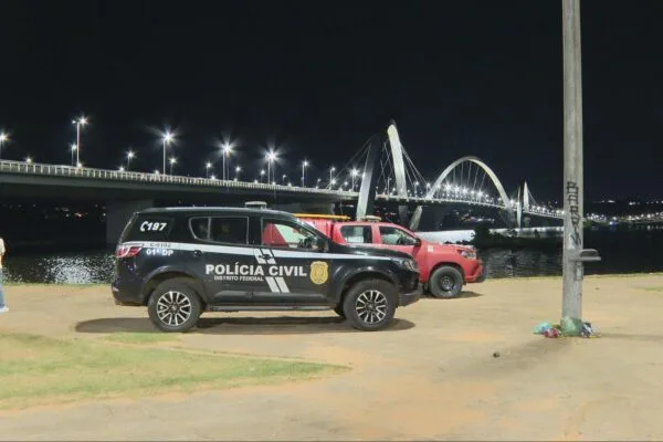 Jovem morre afogado no Lago Paranoá após buscas na ponte JK Jovem morre afogado no Lago Paranoá após buscas na ponte JK